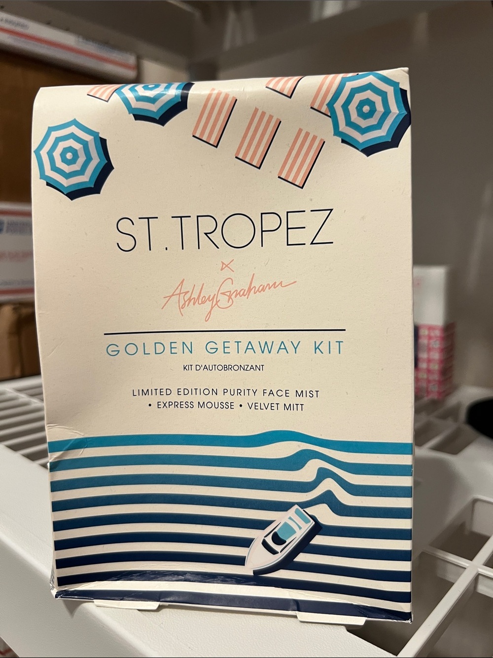 St. Tropez Golden Getaway Kit — Cream, Teal & Navy Accents
